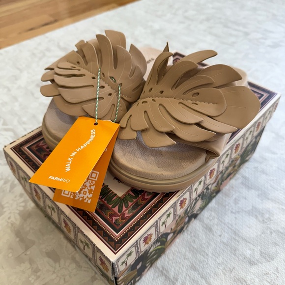 FARM Rio Shoes - Farm Rio Monstera Slide Sandal